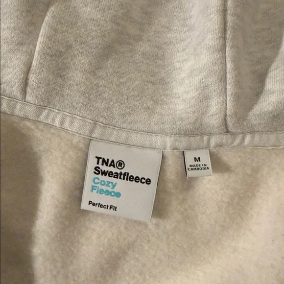 ARITZIA TNA Hooded Zip-Up Sweatshirt - Picture 8 of 8